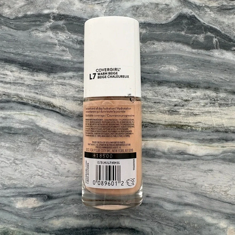 Covergirl TruBlend Hydrating Liquid Foundation L7 Warm Beige 1oz Natural Finish